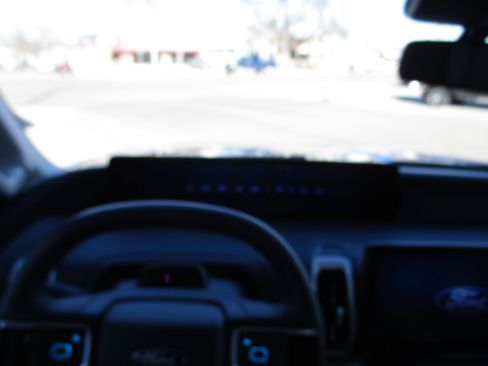 Used 2025 Ford Expedition Active image 34