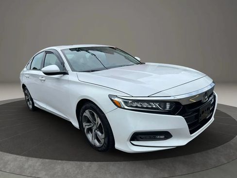 Used 2018 Honda Accord EX image 3