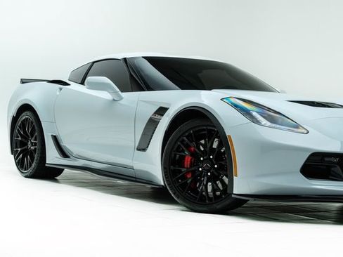 Used 2019 Chevrolet Corvette Z06 image 3