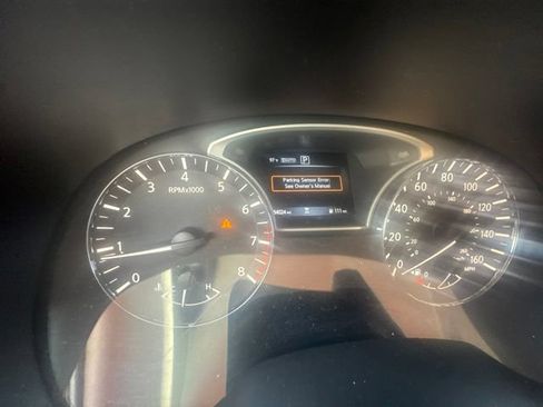 Used 2018 Nissan Pathfinder SV AWD/4WD image 6