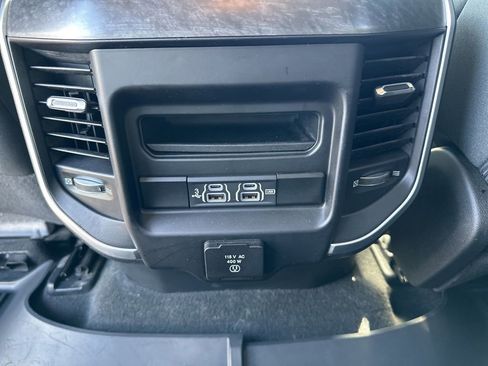 Used 2020 RAM 1500 Big Horn AWD/4WD image 9