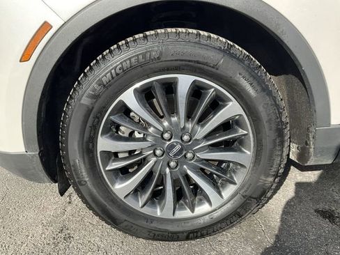 Used 2019 Lincoln Nautilus Select image 9