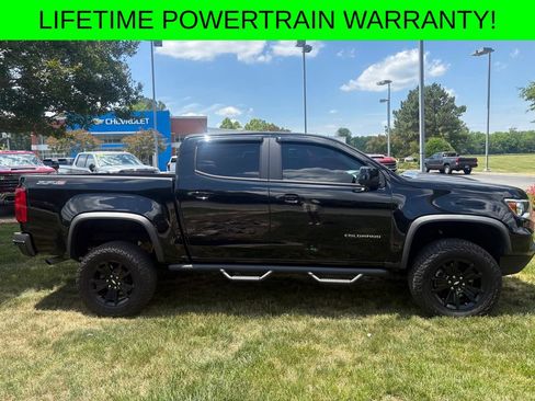 Used 2022 Chevrolet Colorado ZR2 w/ ZR2 Midnight Special Edition AWD/4WD image 4
