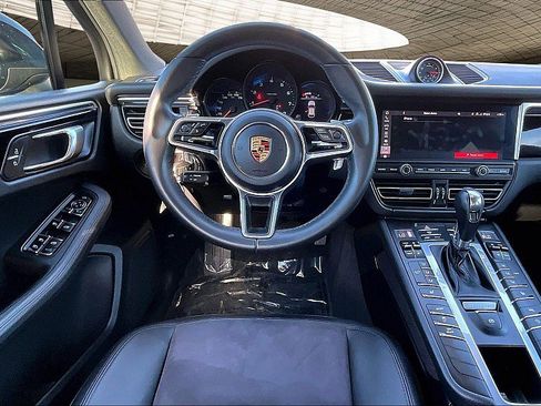 Used 2020 Porsche Macan image 5