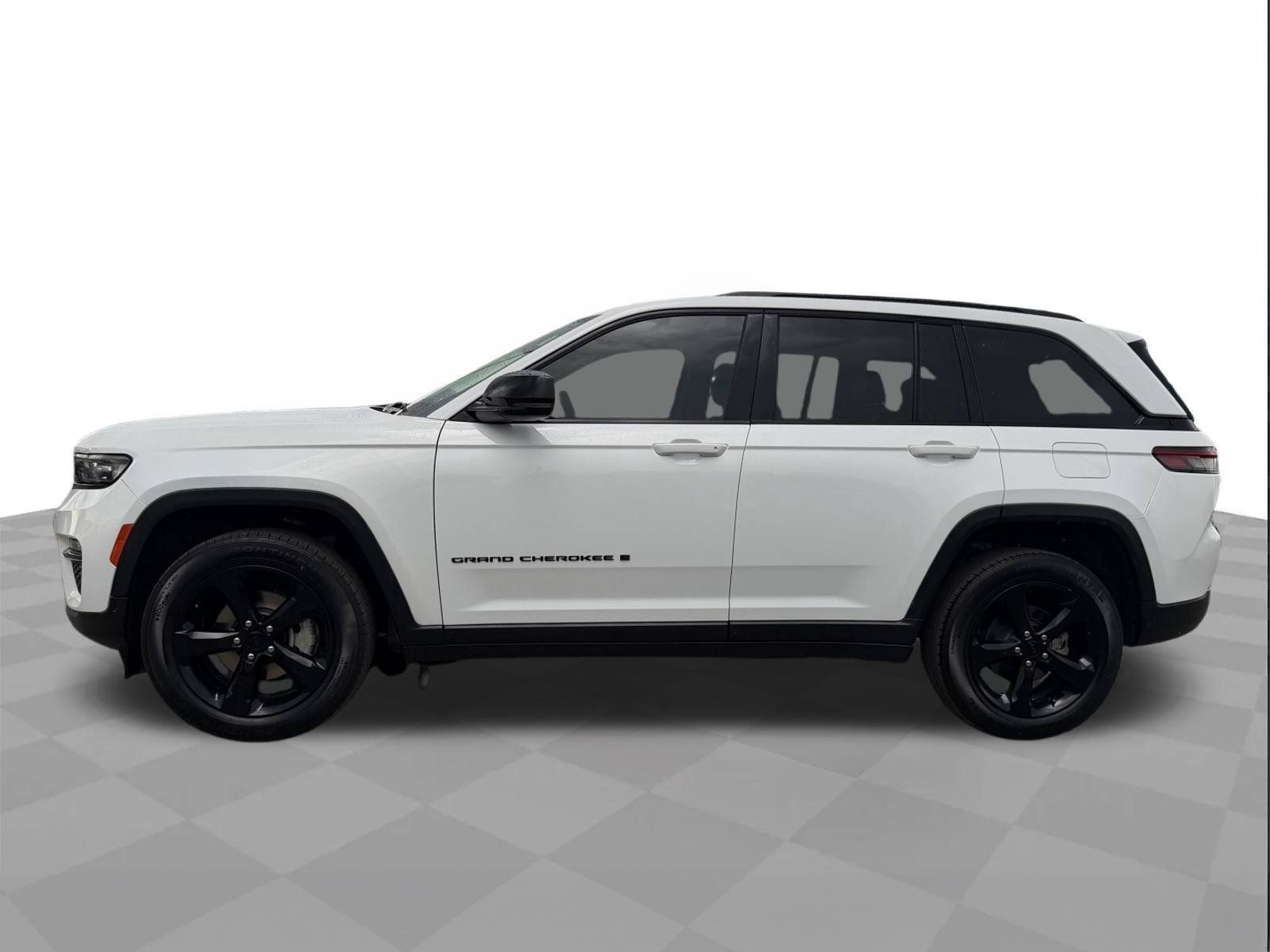 Used 2023 Jeep Grand Cherokee Limited w/ Black Appearance Package AWD/4WD image 2