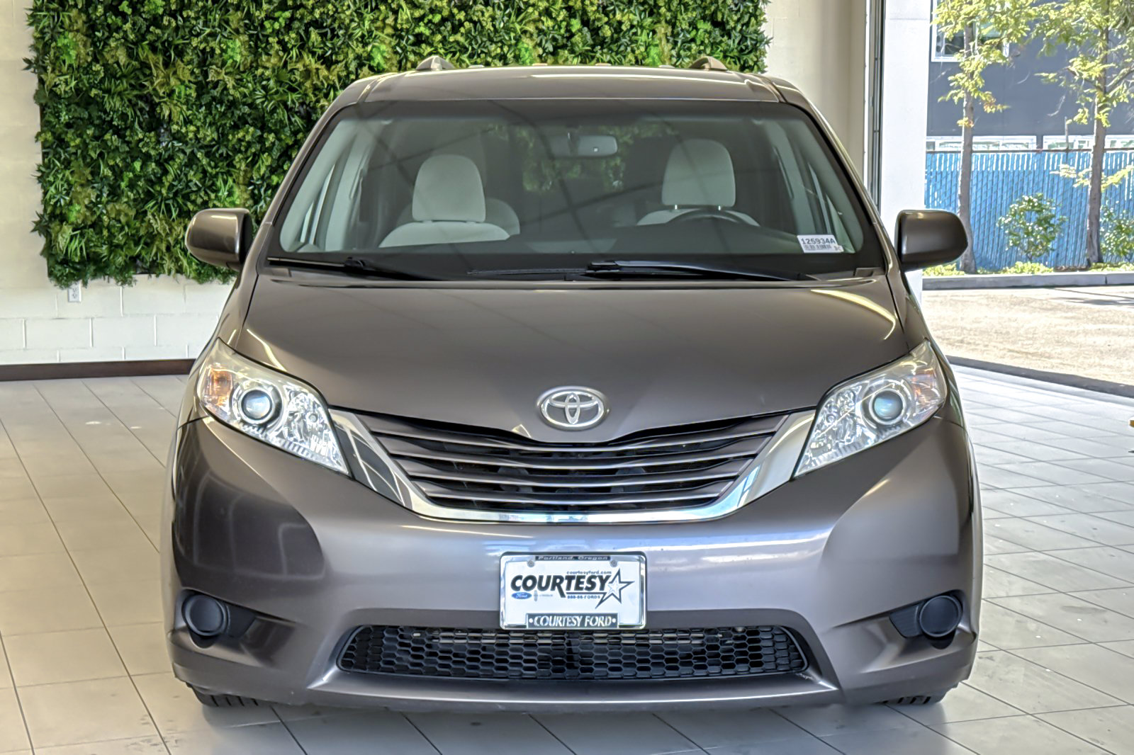 Used 2017 Toyota Sienna LE FWD image 9