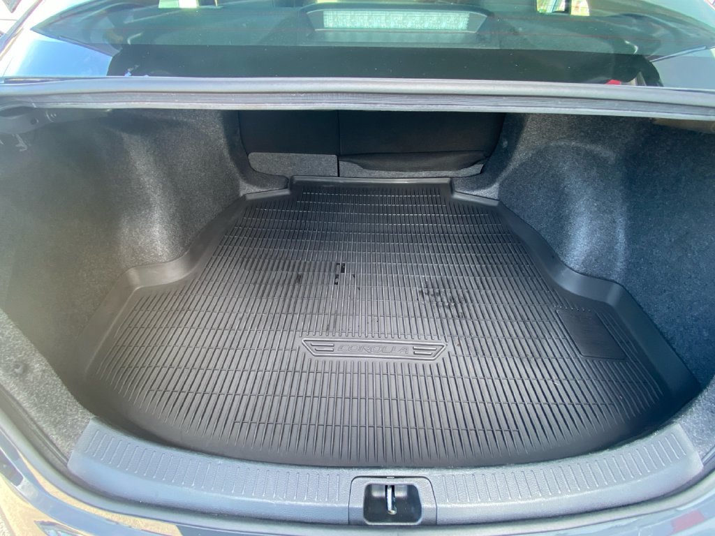 Used 2025 Toyota Corolla LE w/ LE Premium Package FWD image 30