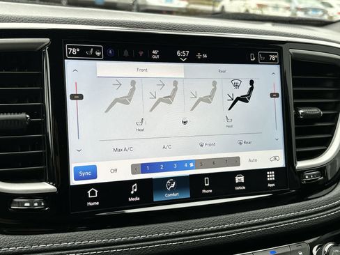 New 2026 Chrysler Pacifica Select w/ S Appearance Package FWD image 18