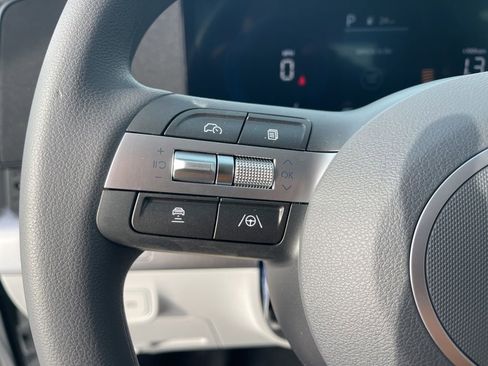 New 2026 Hyundai Kona SE image 18