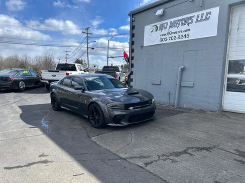 Used 2021 Dodge Charger SRT Hellcat w/ Harman/Kardon Audio Group RWD image 2