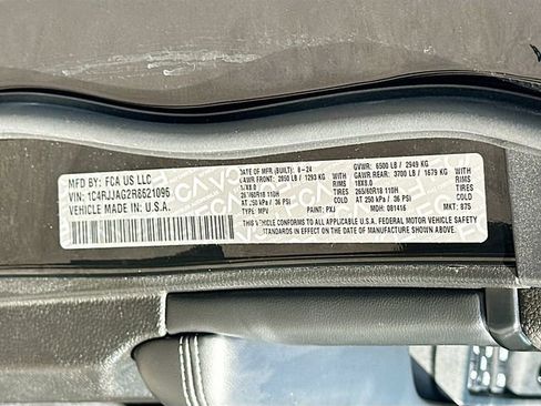 Used 2024 Jeep Grand Cherokee L Laredo image 31