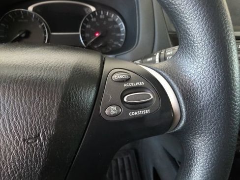 Used 2019 Nissan Pathfinder S FWD image 17