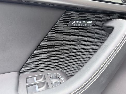 Used 2017 Jaguar F-TYPE R AWD/4WD image 13
