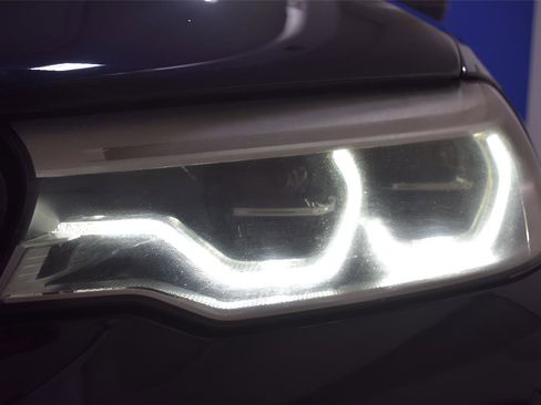 Used 2019 BMW M550i xDrive w/ Premium Package 2 AWD/4WD image 21