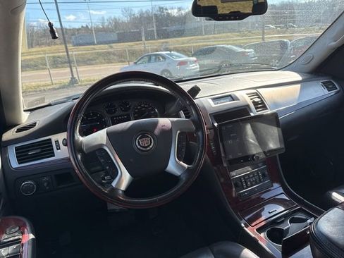 Used 2008 Cadillac Escalade AWD image 16