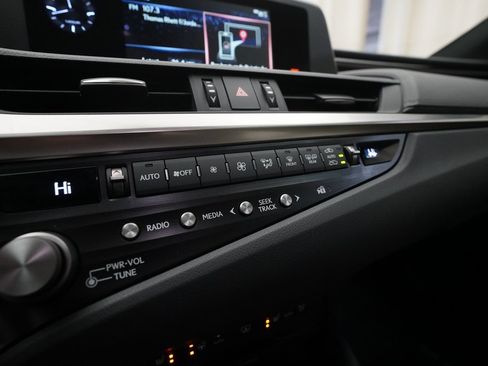 Used 2021 Lexus ES 350 Luxury image 21