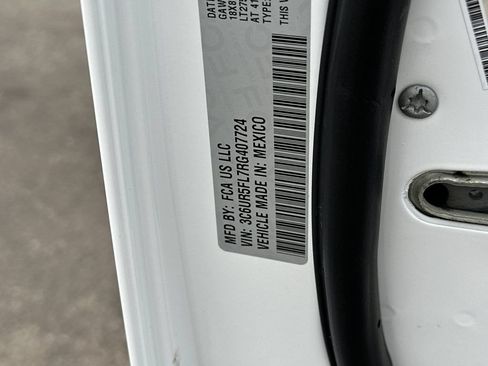 Used 2024 RAM 2500 Laramie w/ Safety Group AWD/4WD image 27