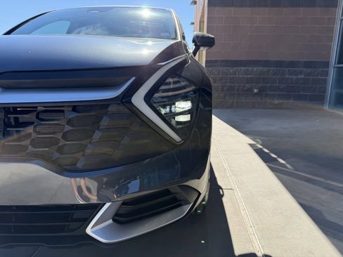 Used 2024 Kia Sportage LX image 11