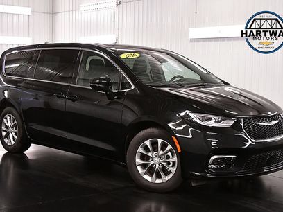 Used 2026 Chrysler Pacifica Limited