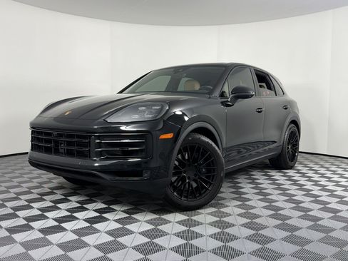 Certified 2025 Porsche Cayenne AWD/4WD image 1