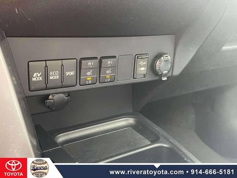 Used 2017 Toyota RAV4 Limited w/ Carpet Mat Package AWD/4WD image 32
