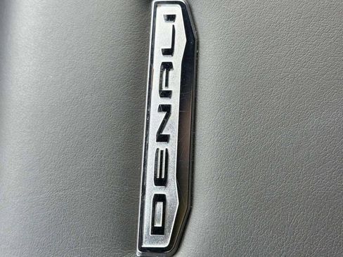 Used 2025 GMC Yukon XL Denali AWD/4WD image 27