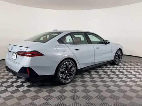 New 2026 BMW i5 eDrive40 w/ M Sport Package image 3