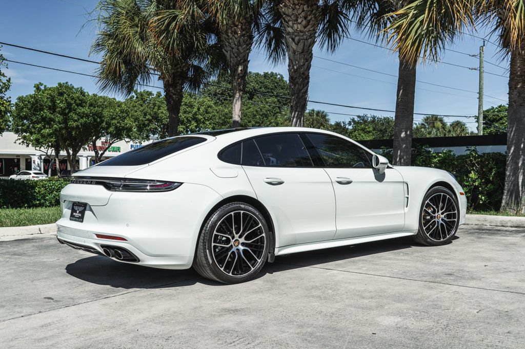 Used 2023 Porsche Panamera image 8