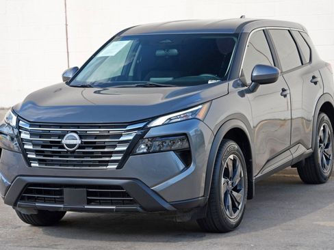 Used 2024 Nissan Rogue SV FWD image 38