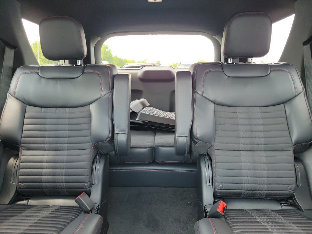 New 2026 Ford Explorer ST-Line w/ ST-Line Street Pack AWD/4WD image 17