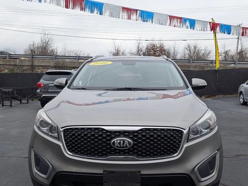 Used 2016 Kia Sorento FWD image 4