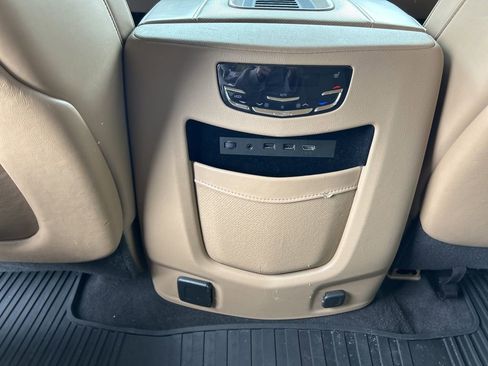 Used 2020 Cadillac Escalade Platinum AWD/4WD image 12