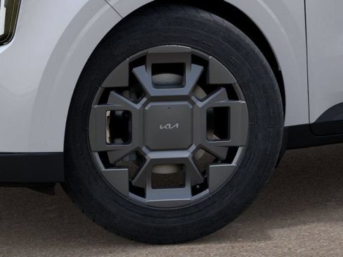 New 2025 Kia Carnival EX FWD image 9