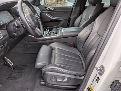 Used 2022 BMW X5 xDrive40i w/ M Sport Package image 15