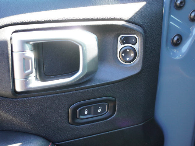 Used 2025 Jeep Wrangler Unlimited Rubicon w/ Safety Group AWD/4WD image 37