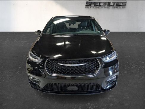Used 2025 Chrysler Pacifica Select FWD image 6