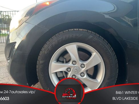 Used 2014 Hyundai Elantra SE image 19