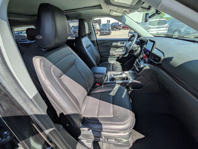 Used 2023 Ford Explorer Limited w/ Limited Technology Package AWD/4WD image 25