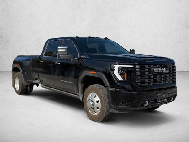 Used 2025 GMC Sierra 3500 Denali Ultimate AWD/4WD image 3