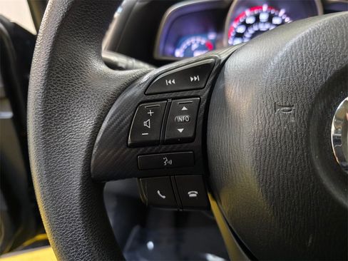 Used 2015 MAZDA MAZDA3 i Sport image 30