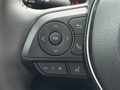 Used 2021 Toyota RAV4 XLE Premium FWD image 21