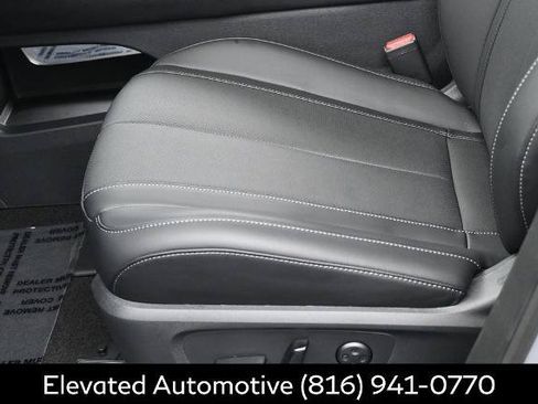 Certified 2026 INFINITI QX60 Luxe w/ Cargo Package AWD/4WD image 17