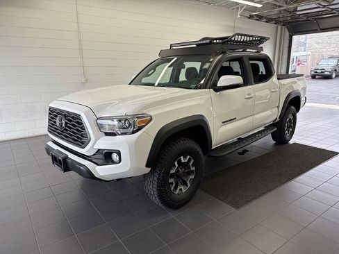 Used 2023 Toyota Tacoma TRD Off-Road AWD/4WD image 4
