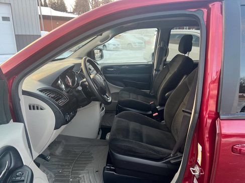 Used 2015 Dodge Grand Caravan SE w/ Quick Order Package 29E SE image 9