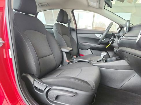 Certified 2023 Kia Forte LXS w/ LXS Technology Package FWD image 23