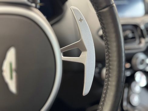 Used 2021 Aston Martin V8 Vantage Coupe image 29