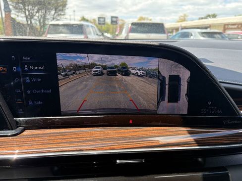 Used 2023 Cadillac Escalade Premium Luxury w/ Performance Package AWD/4WD image 19