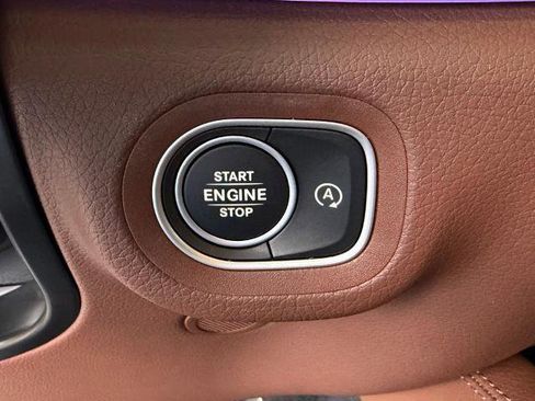 Used 2025 Mercedes-Benz GLS 450 4MATIC image 25