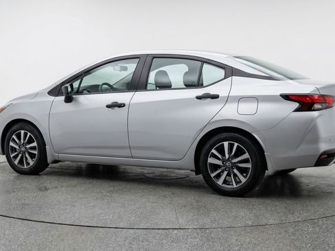 Used 2025 Nissan Versa SV image 6