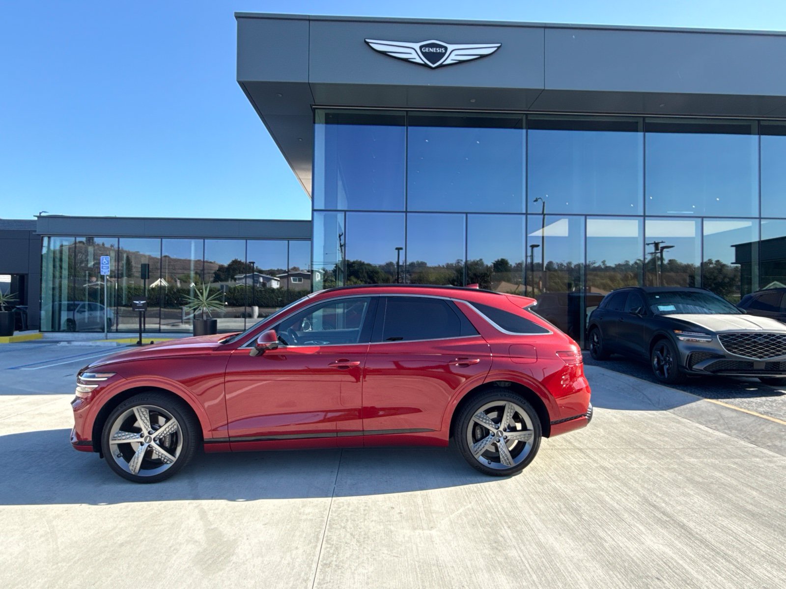 Used 2023 Genesis GV70 2.5T w/ Sport Prestige Package AWD/4WD image 5